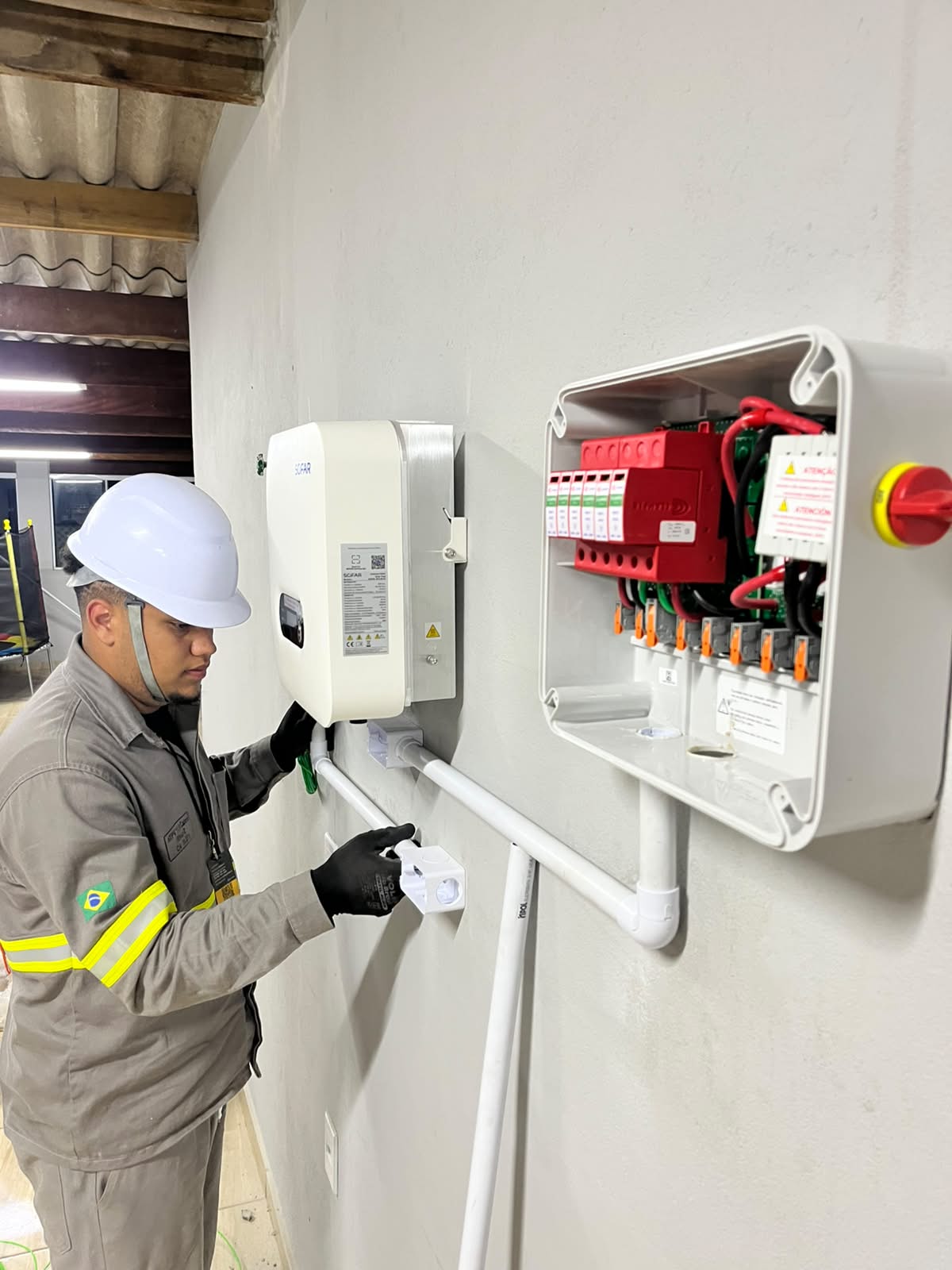 Engenheiro especialista da Alpha em inspeção técnica